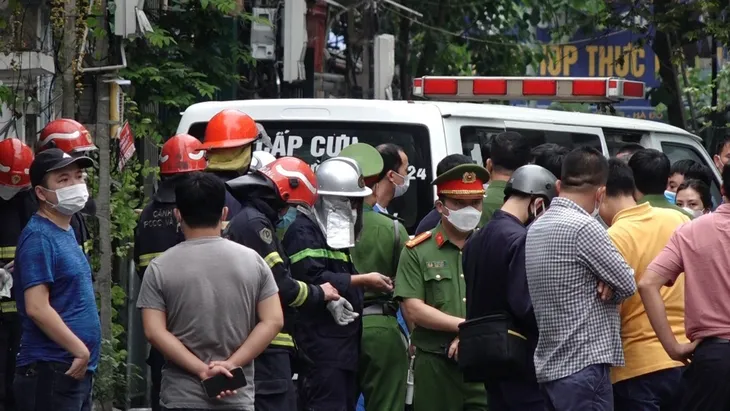 Hà Nội: Cháy nhà 4 tầng ở Hà Đông, 4 bà cháu tử vong - Ảnh 1. Hà Nội: Cháy nhà 4 tầng ở Hà Đông, 4 bà cháu tử vong - Ảnh 1.