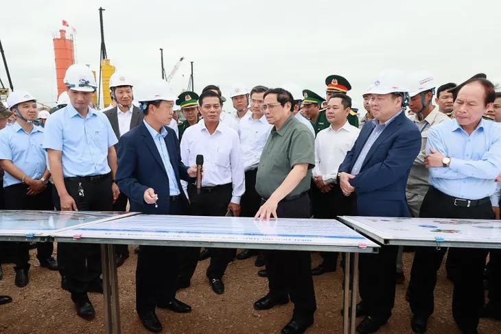 Tập trung phát triển hạ tầng cảng biển - Ảnh 1. Tập trung phát triển hạ tầng cảng biển - Ảnh 1.