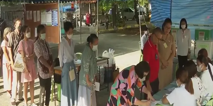 Hơn 52 triệu cử tri Thái Lan tham gia cuộc tổng tuyển cử - Ảnh 2. Hơn 52 triệu cử tri Thái Lan tham gia cuộc tổng tuyển cử - Ảnh 2.