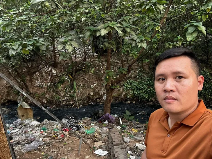Cuộc đời vẫn đẹp sao: Cận cảnh phòng Lưu Luyến sát bãi rác, cống hôi thối - Ảnh 8. Cuộc đời vẫn đẹp sao: Cận cảnh phòng Lưu Luyến sát bãi rác, cống hôi thối - Ảnh 8.
