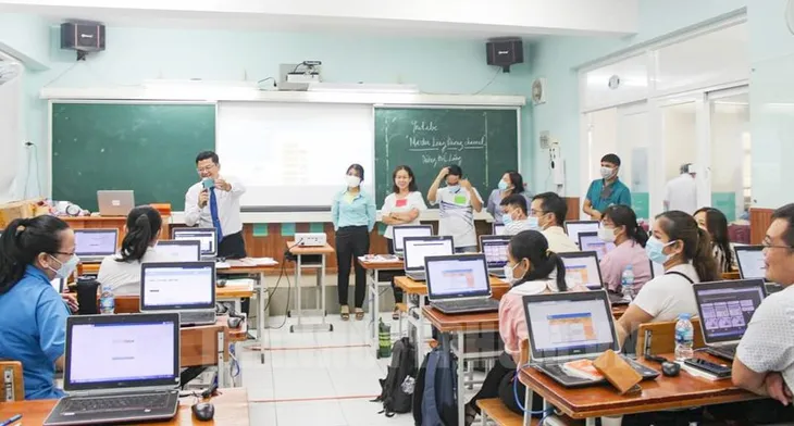 Trường học chuyển đổi số, nâng cao năng lực tin học quốc tế - Ảnh 2. Trường học chuyển đổi số, nâng cao năng lực tin học quốc tế - Ảnh 2.
