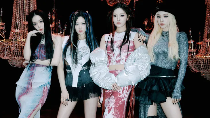aespa - Nhóm nhạc nữ đạt doanh số 2 triệu bản album nhanh nhất K-Pop - Ảnh 1. aespa - Nhóm nhạc nữ đạt doanh số 2 triệu bản album nhanh nhất K-Pop - Ảnh 1.