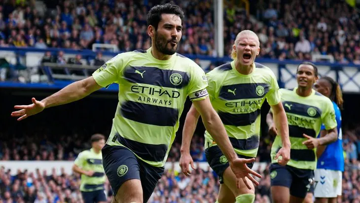 Manchester City tiến dần tới chưc vô địch Ngoại hạng Anh - Ảnh 1. Manchester City tiến dần tới chưc vô địch Ngoại hạng Anh - Ảnh 1.