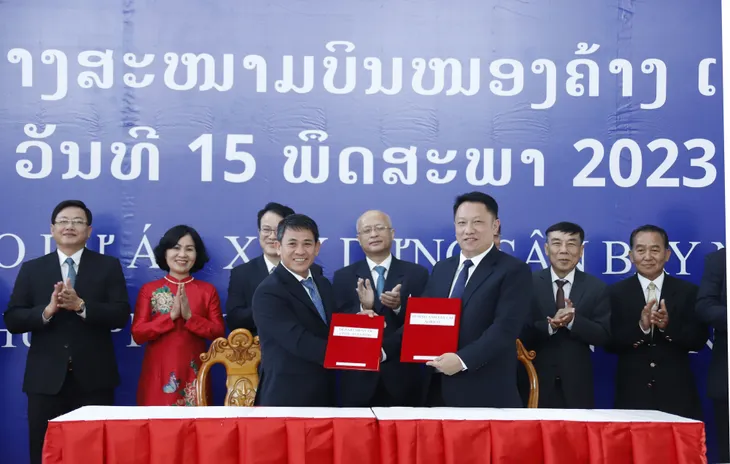 Việt Nam bàn giao sân bay Nong Khang cho Lào - Ảnh 3. Việt Nam bàn giao sân bay Nong Khang cho Lào - Ảnh 3.