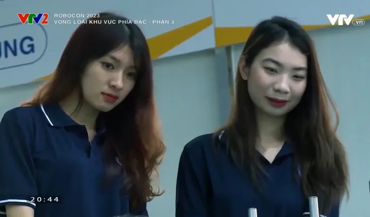 Các sinh viên trường Cao đẳng Công nghệ Bách khoa Hà Nội say mê chế tạo robot - Ảnh 3. Các sinh viên trường Cao đẳng Công nghệ Bách khoa Hà Nội say mê chế tạo robot - Ảnh 3.