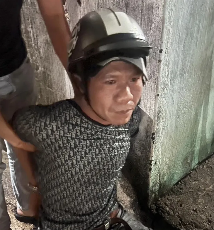 Bắt tên cướp núp dưới sào phơi đồ, khống chế chủ nhà cướp tài sản - Ảnh 1. Bắt tên cướp núp dưới sào phơi đồ, khống chế chủ nhà cướp tài sản - Ảnh 1.