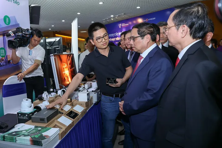 Thủ tướng: Lấy khoa học công nghệ và đổi mới sáng tạo làm một động lực tăng trưởng chủ yếu - Ảnh 8. Thủ tướng: Lấy khoa học công nghệ và đổi mới sáng tạo làm một động lực tăng trưởng chủ yếu - Ảnh 8.