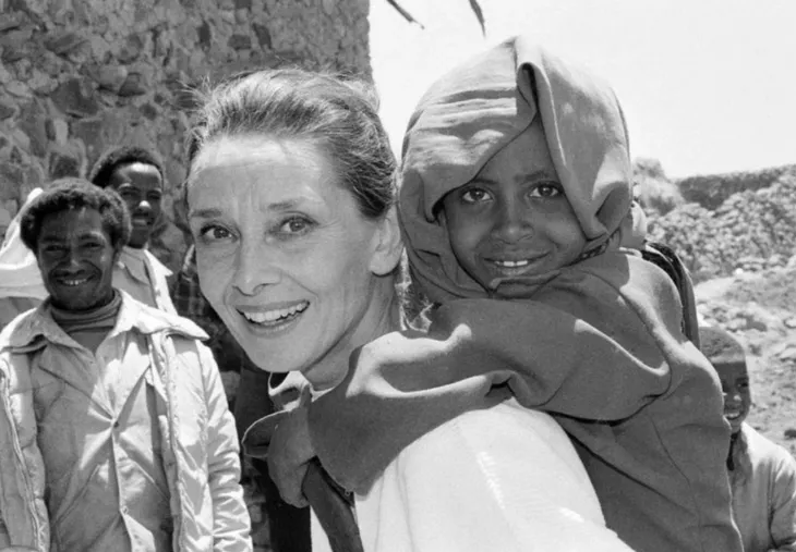 Viên Vịnh Nghi nhận phản ứng dữ dội khi được ví là Audrey Hepburn của điện ảnh Hong Kong - Ảnh 2. Viên Vịnh Nghi nhận phản ứng dữ dội khi được ví là Audrey Hepburn của điện ảnh Hong Kong - Ảnh 2.