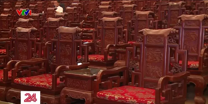Cận cảnh Nhà hát dân ca quan họ Bắc Ninh đang gây tranh cãi - Ảnh 2. Cận cảnh Nhà hát dân ca quan họ Bắc Ninh đang gây tranh cãi - Ảnh 2.