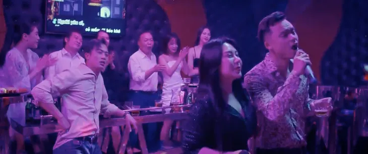 Gia đình mình vui bất thình lình - Tập 21: Nhìn bàn tay trống trơn không nhẫn cưới, Thành nghĩ đến cảnh Hà phát điên gầm lên - Ảnh 19. Gia đình mình vui bất thình lình - Tập 21: Nhìn bàn tay trống trơn không nhẫn cưới, Thành nghĩ đến cảnh Hà phát điên gầm lên - Ảnh 19.