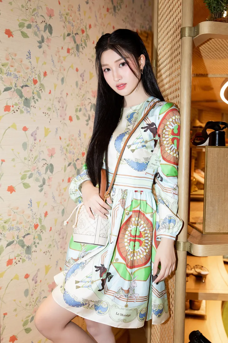 Á hậu Phương Nhi đại diện Việt Nam thi Miss International 2023 - Ảnh 2. Á hậu Phương Nhi đại diện Việt Nam thi Miss International 2023 - Ảnh 2.