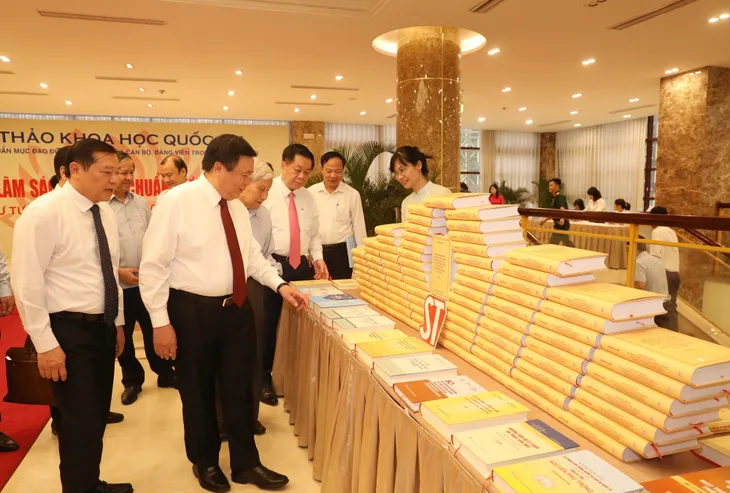 Xây dựng chuẩn mực đạo đức cách mạng thời kỳ mới - Ảnh 2. Xây dựng chuẩn mực đạo đức cách mạng thời kỳ mới - Ảnh 2.