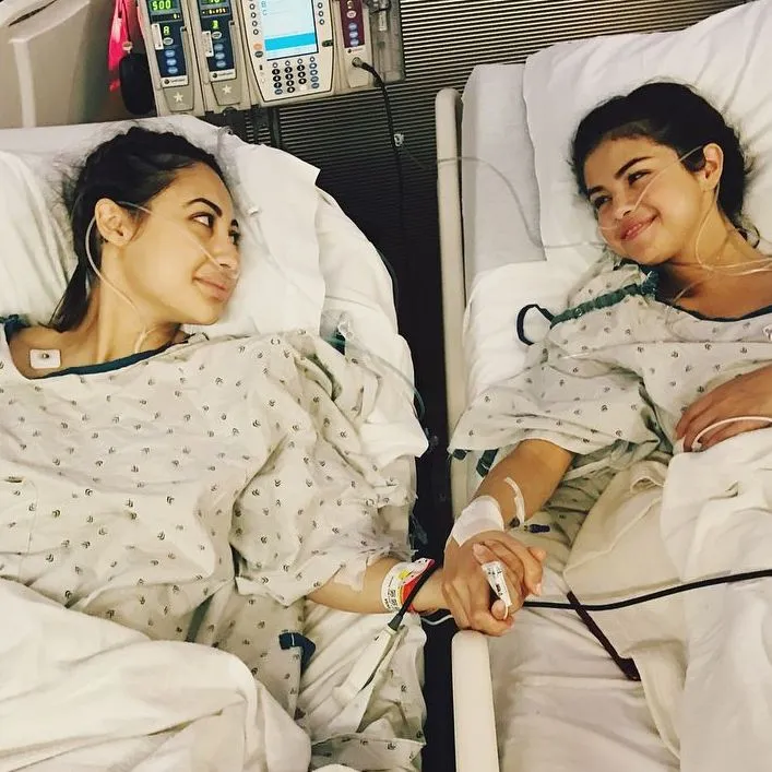 Người hiến thận cho Selena Gomez lảng tránh câu hỏi về nữ ca sĩ - Ảnh 1. Người hiến thận cho Selena Gomez lảng tránh câu hỏi về nữ ca sĩ - Ảnh 1.