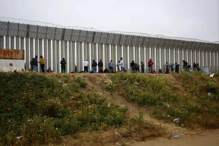Mỹ điều động 1.500 quân tới biên giới với Mexico - Ảnh 1. Mỹ điều động 1.500 quân tới biên giới với Mexico - Ảnh 1.