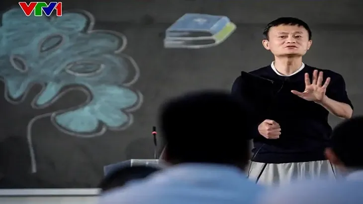 Tỷ phú Jack Ma rút lui khỏi Alibaba, trở về dạy học - Ảnh 1. Tỷ phú Jack Ma rút lui khỏi Alibaba, trở về dạy học - Ảnh 1.