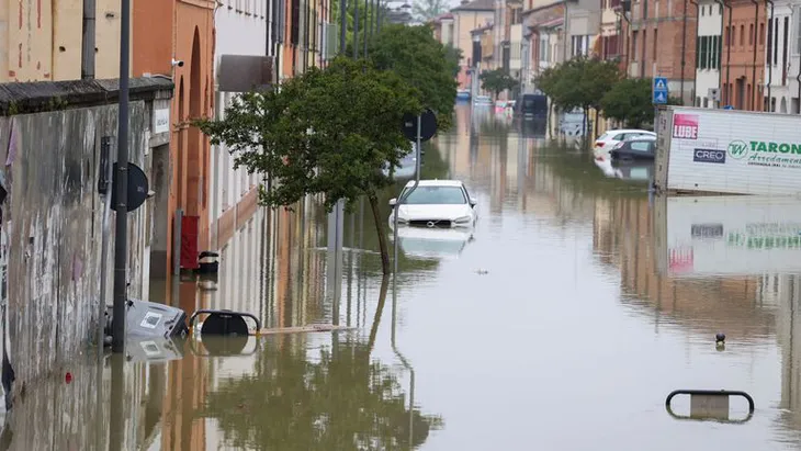 14 người tử vong, hơn 36.000 người phải sơ tán do lũ lụt ở miền Bắc Italy - Ảnh 1. 14 người tử vong, hơn 36.000 người phải sơ tán do lũ lụt ở miền Bắc Italy - Ảnh 1.