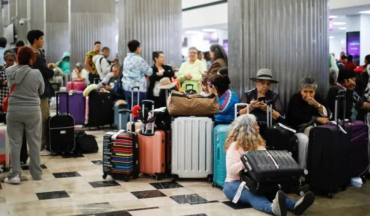Sân bay Mexico City nối lại hoạt động sau khi phải đóng cửa vì tro bụi núi lửa - Ảnh 3. Sân bay Mexico City nối lại hoạt động sau khi phải đóng cửa vì tro bụi núi lửa - Ảnh 3.