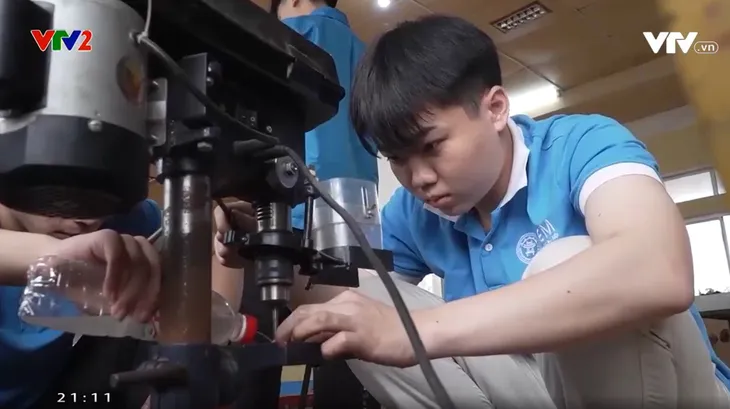 Trường Cao đẳng Cơ điện Hà Nội - gương mặt quen thuộc của sân chơi Robocon - Ảnh 3. Trường Cao đẳng Cơ điện Hà Nội - gương mặt quen thuộc của sân chơi Robocon - Ảnh 3.