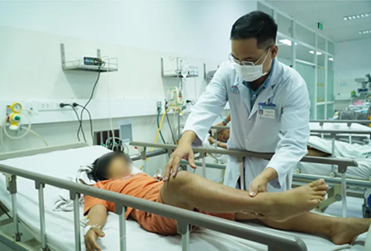 Ăn chả lụa và mắm, 3 bệnh nhân ngộ độc Botulinum nhưng không còn thuốc giải độc - Ảnh 1.