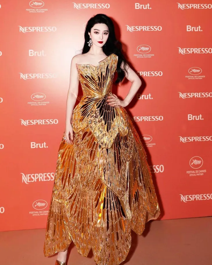 Chung Thanh Phong khoe thiết kế được Phạm Băng Băng diện tại Cannes, bà bầu Nhã Phương xinh đẹp - Ảnh 1. Chung Thanh Phong khoe thiết kế được Phạm Băng Băng diện tại Cannes, bà bầu Nhã Phương xinh đẹp - Ảnh 1.