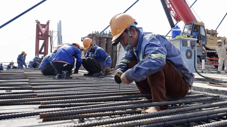 Cầu Mỹ Thuận 2 khẩn trương thi công để về đích sớm - Ảnh 3.