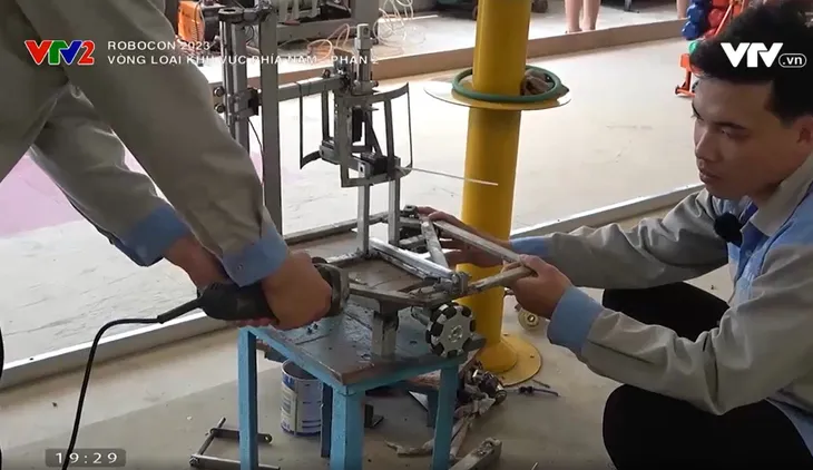 Cao đẳng Công Thương miền Trung lần đầu đến với Robocon Việt Nam - Ảnh 2. Cao đẳng Công Thương miền Trung lần đầu đến với Robocon Việt Nam - Ảnh 2.