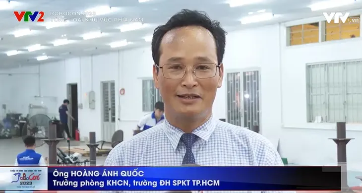 Sinh viên trường Đại học Sư phạm Kỹ thuật TP Hồ Chí Minh thâu đêm chế tạo robot - Ảnh 3. Sinh viên trường Đại học Sư phạm Kỹ thuật TP Hồ Chí Minh thâu đêm chế tạo robot - Ảnh 3.