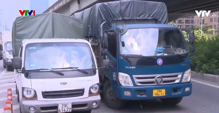 Thiếu văn hóa nhường đường - nguyên nhân gây ùn tắc giao thông - Ảnh 1. Thiếu văn hóa nhường đường - nguyên nhân gây ùn tắc giao thông - Ảnh 1.