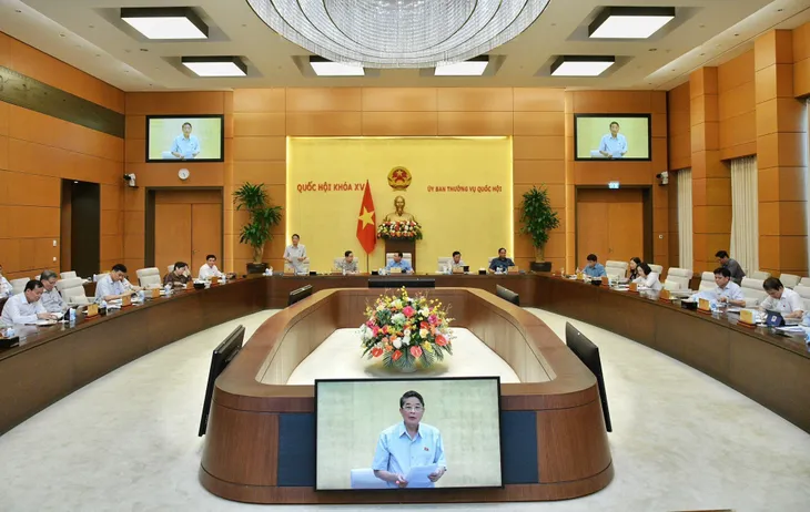 Ủy ban Thường vụ Quốc hội cho ý kiến về giao danh mục, vốn dự án thuộc Chương trình phục hồi, phát triển kinh tế - xã hội - Ảnh 1. Ủy ban Thường vụ Quốc hội cho ý kiến về giao danh mục, vốn dự án thuộc Chương trình phục hồi, phát triển kinh tế - xã hội - Ảnh 1.