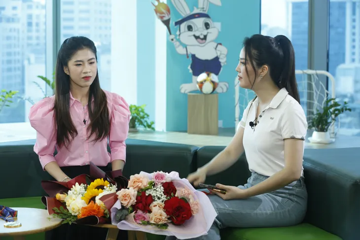 Khi Thanh Nhã không là cơn lốc đường biên: Nữ tính và mong muốn được xả vai - Ảnh 1. Khi Thanh Nhã không là cơn lốc đường biên: Nữ tính và mong muốn được xả vai - Ảnh 1.