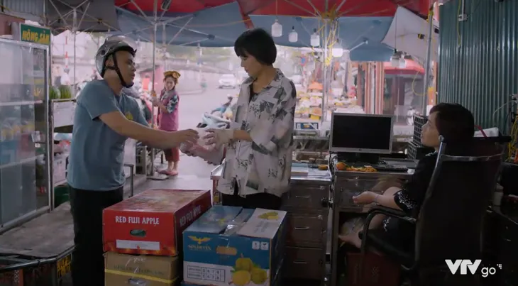 Cuộc đời vẫn đẹp sao - Tập 22: Nghĩ Thạch đeo bám con gái mình, Hòa quay xe cực gắt với bố con Lưu - Ảnh 35. Cuộc đời vẫn đẹp sao - Tập 22: Nghĩ Thạch đeo bám con gái mình, Hòa quay xe cực gắt với bố con Lưu - Ảnh 35.