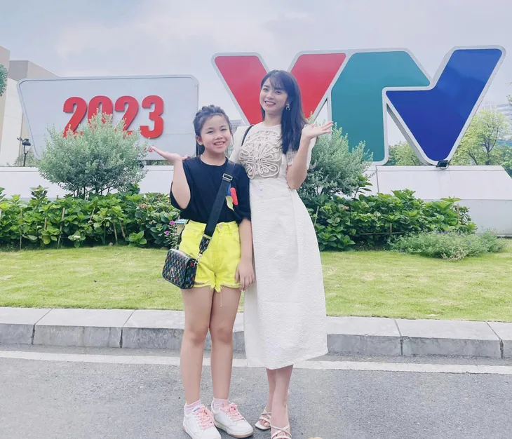 VFC khai máy 2 phim mới đúng những ngày nắng nóng - Ảnh 4. VFC khai máy 2 phim mới đúng những ngày nắng nóng - Ảnh 4.