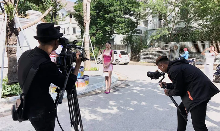 VFC khai máy 2 phim mới đúng những ngày nắng nóng - Ảnh 5. VFC khai máy 2 phim mới đúng những ngày nắng nóng - Ảnh 5.