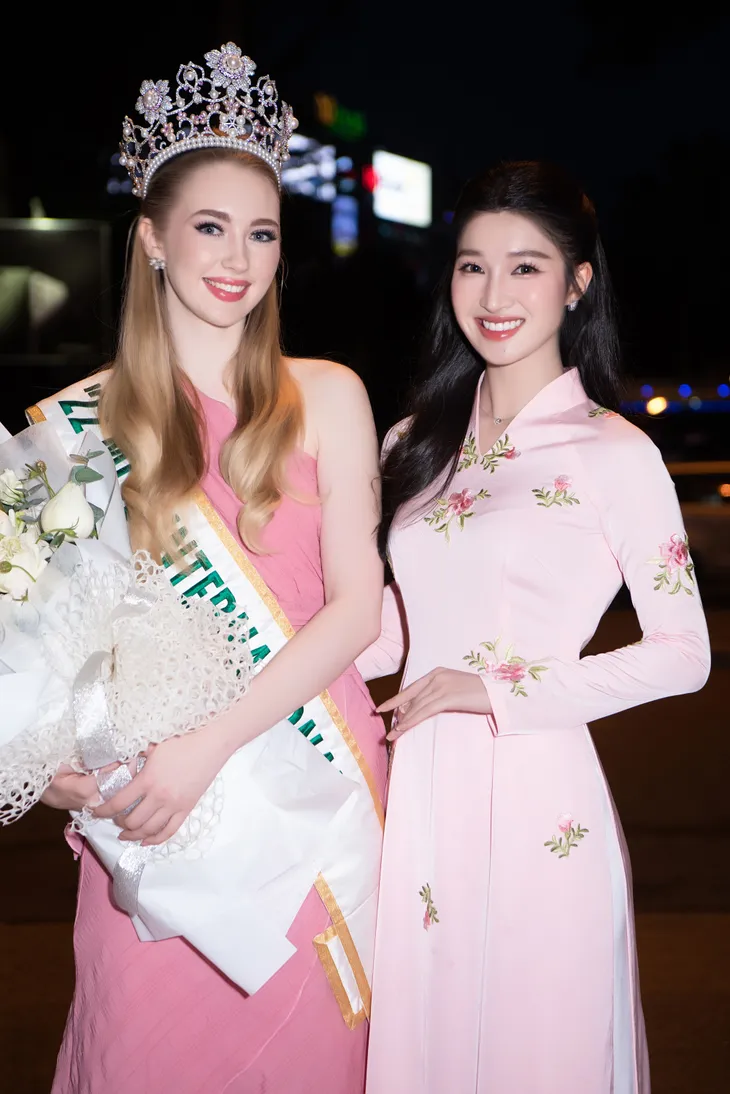 Búp bê ngoài đời thực Miss International 2022 đến Việt Nam - Ảnh 2. Búp bê ngoài đời thực Miss International 2022 đến Việt Nam - Ảnh 2.