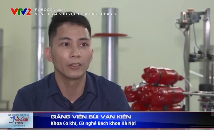 Những người đi đầu xây dựng phong trào Robocon tại Cao đẳng nghề Bách khoa Hà Nội - Ảnh 1. Những người đi đầu xây dựng phong trào Robocon tại Cao đẳng nghề Bách khoa Hà Nội - Ảnh 1.