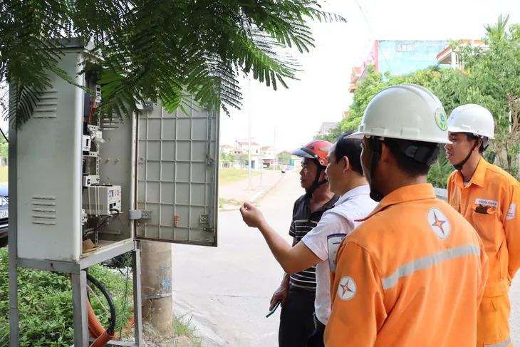 Quảng Bình kêu gọi tiết kiệm điện trong mùa khô 2023 - Ảnh 1. Quảng Bình kêu gọi tiết kiệm điện trong mùa khô 2023 - Ảnh 1.