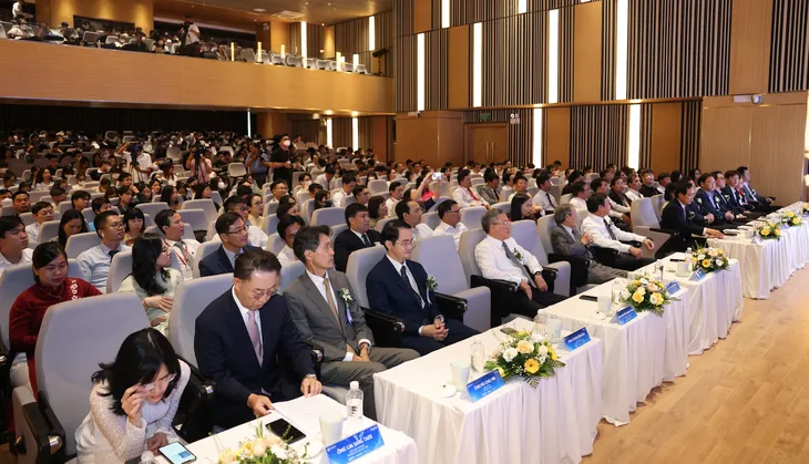 Giảng dạy các chương trình của dự án SIC cho giáo viên và sinh viên - Ảnh 1. Giảng dạy các chương trình của dự án SIC cho giáo viên và sinh viên - Ảnh 1.