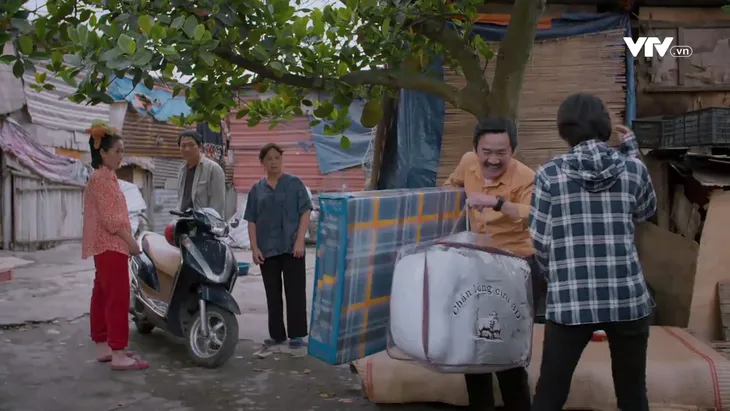 Cuộc đời vẫn đẹp sao - Tập 24: Luyến đón bà Tình về, anh Nghĩa chạy mất hút? - Ảnh 13. Cuộc đời vẫn đẹp sao - Tập 24: Luyến đón bà Tình về, anh Nghĩa chạy mất hút? - Ảnh 13.