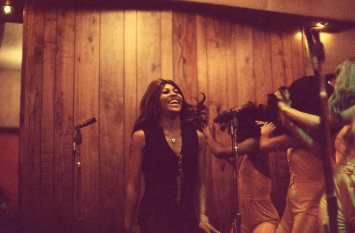 Cuộc đời của Nữ hoàng Rock and Roll Tina Turner qua những bức ảnh - Ảnh 2. Cuộc đời của Nữ hoàng Rock and Roll Tina Turner qua những bức ảnh - Ảnh 2.