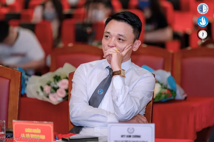 Tìm ra đội chiến thắng trong chương trình Phiên tòa tập sự số 14 - Ảnh 3. Tìm ra đội chiến thắng trong chương trình Phiên tòa tập sự số 14 - Ảnh 3.