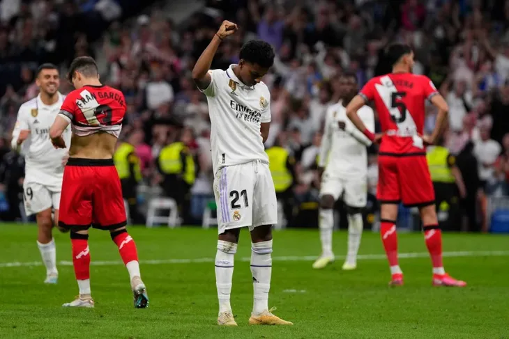 Vòng 36 La Liga | Real Madrid giành chiến thắng trước Rayo Vallecano - Ảnh 4. Vòng 36 La Liga | Real Madrid giành chiến thắng trước Rayo Vallecano - Ảnh 4.