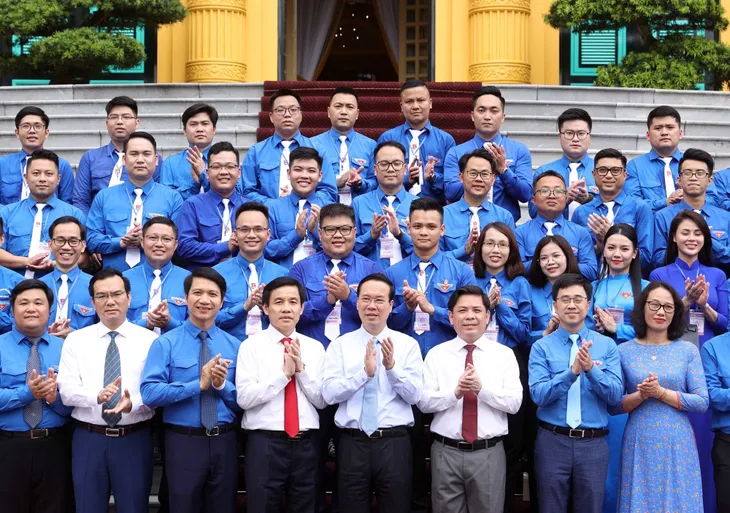 Chủ tịch nước Võ Văn Thưởng: Thanh niên cần nỗ lực để phục vụ Tổ quốc và nhân dân - Ảnh 3. Chủ tịch nước Võ Văn Thưởng: Thanh niên cần nỗ lực để phục vụ Tổ quốc và nhân dân - Ảnh 3.