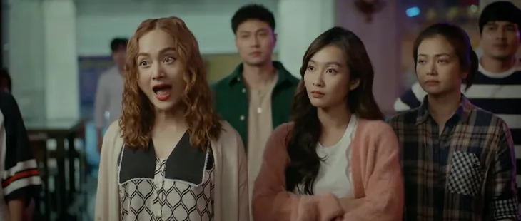 Gia đình mình vui bất thình lình - Tập 24: Ba cô vợ xử kín em gái quán karaoke, các anh chồng thấp thỏm lo âu - Ảnh 10. Gia đình mình vui bất thình lình - Tập 24: Ba cô vợ xử kín em gái quán karaoke, các anh chồng thấp thỏm lo âu - Ảnh 10.