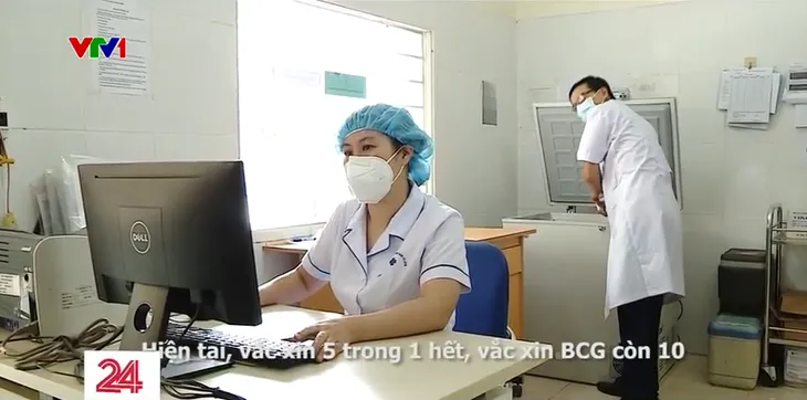 Phụ huynh lo lắng vì thiếu vaccine trong chương trình tiêm chủng mở rộng - Ảnh 1. Phụ huynh lo lắng vì thiếu vaccine trong chương trình tiêm chủng mở rộng - Ảnh 1.