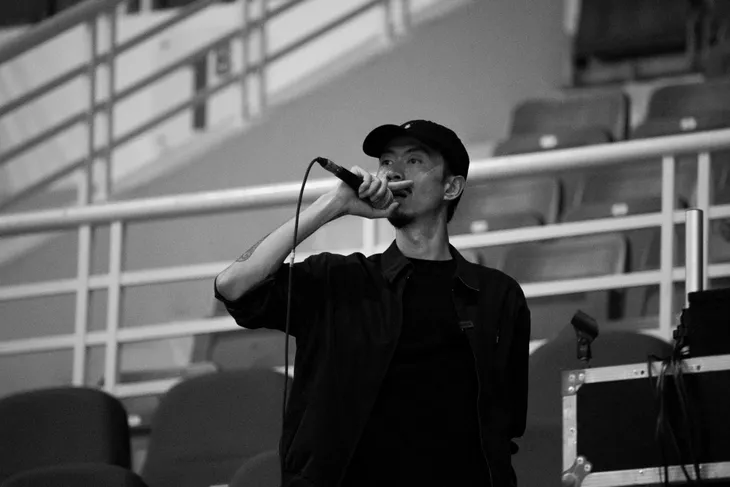 Dàn nghệ sĩ tổng duyệt trước giờ G cho “Show của Đen” - Ảnh 4. Dàn nghệ sĩ tổng duyệt trước giờ G cho “Show của Đen” - Ảnh 4.