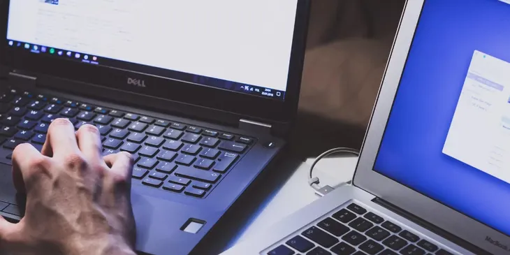 Laptop vỏ kim loại và nhựa: Cái nào tốt hơn? - Ảnh 2. Laptop vỏ kim loại và nhựa: Cái nào tốt hơn? - Ảnh 2.