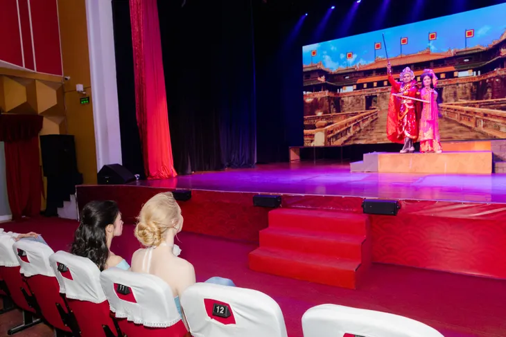 Hoa hậu Quốc tế 2022 Jasmin, Á hậu Phương Nhi hóa thân thành Thúy Kiều, Thúy Vân - Ảnh 2. Hoa hậu Quốc tế 2022 Jasmin, Á hậu Phương Nhi hóa thân thành Thúy Kiều, Thúy Vân - Ảnh 2.