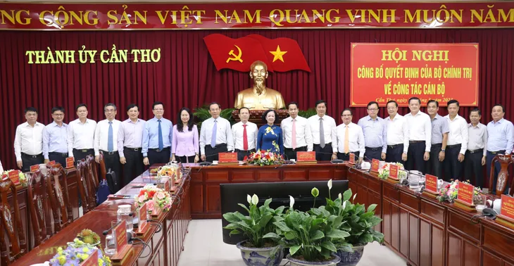 Phó Bí thư Thành ủy TP Hồ Chí Minh giữ chức Bí thư Thành ủy Cần Thơ - Ảnh 1. Phó Bí thư Thành ủy TP Hồ Chí Minh giữ chức Bí thư Thành ủy Cần Thơ - Ảnh 1.