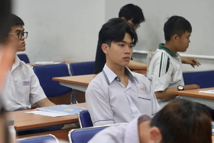 Hơn 44.000 thí sinh thi đánh giá năng lực đợt 2 của ĐH Quốc gia TP Hồ Chí Minh - Ảnh 4. Hơn 44.000 thí sinh thi đánh giá năng lực đợt 2 của ĐH Quốc gia TP Hồ Chí Minh - Ảnh 4.