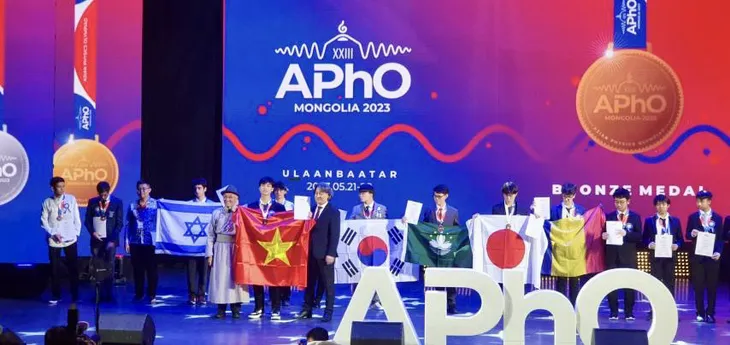 Cả 8 học sinh Việt Nam đạt giải tại Olympic Vật lí Châu Á - Thái Bình Dương 2023 - Ảnh 1. Cả 8 học sinh Việt Nam đạt giải tại Olympic Vật lí Châu Á - Thái Bình Dương 2023 - Ảnh 1.